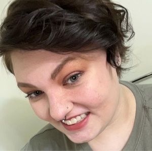 Meet your Posher, Ellora